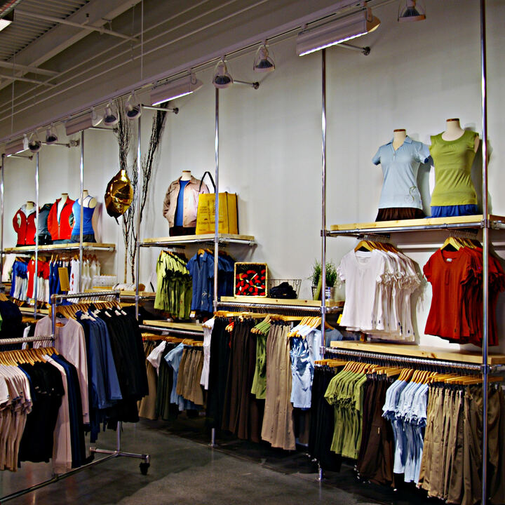 Retail wall fixtures