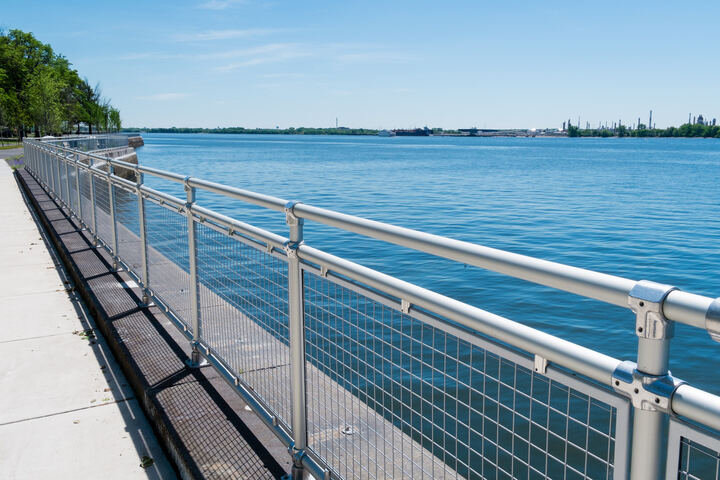 Waterfront railing with mesh infill